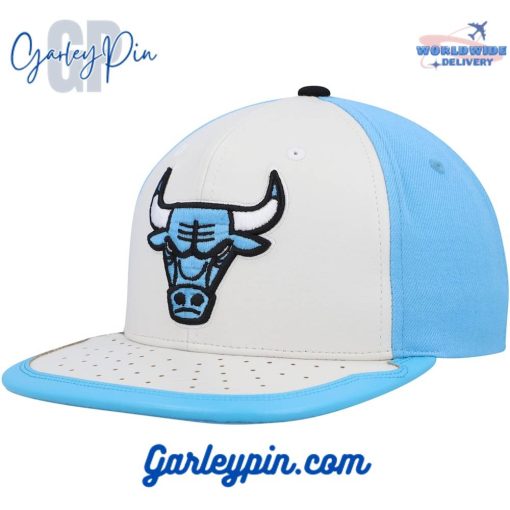 Chicago Bulls Mitchell & Ness White  Light Blue Snapback Hat